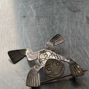 HUGE DANCING FROG VINTAGE JEWELRY  STERLING SILVER PIN OLD